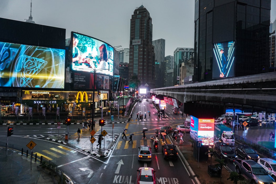 The Future of Out-of-Home Advertising: A Deep Dive into DOOH Technology
